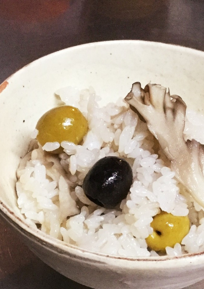 オリーブと舞茸の炊き込みご飯-レシピのメイン写真