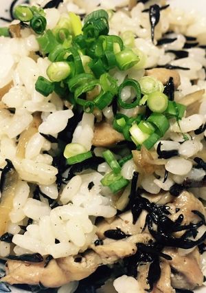 炊き込まない☆鶏とごぼうの混ぜご飯♪-レシピのメイン写真