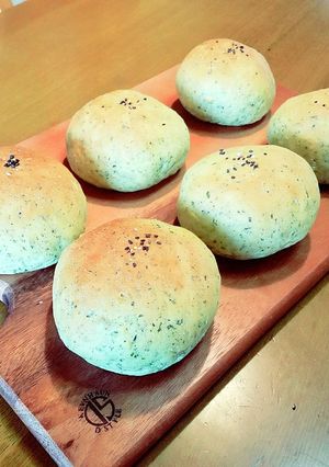 HB摘んだよもぎで♪もちふわよもぎ餡パン-レシピのメイン写真