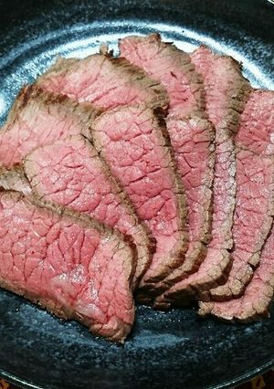 フライパンで簡単♪我が家のローストビーフ-レシピのメイン写真