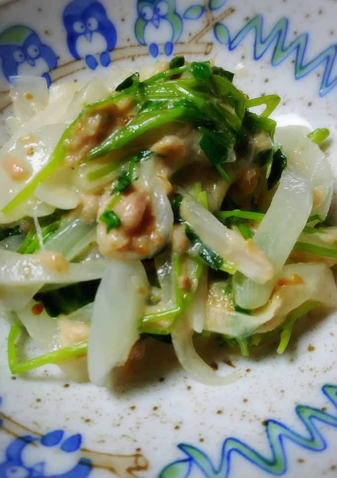 簡単♪新たまと豆苗とツナのゴマドレあえ♪-レシピのメイン写真