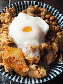 豚キムチ納豆丼-レシピのメイン写真