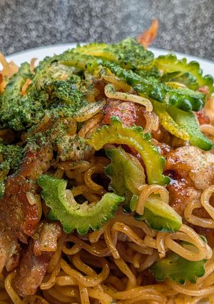 日清焼きそばを圧倒的に美味しくする豚苦瓜で最終篇-レシピのメイン写真