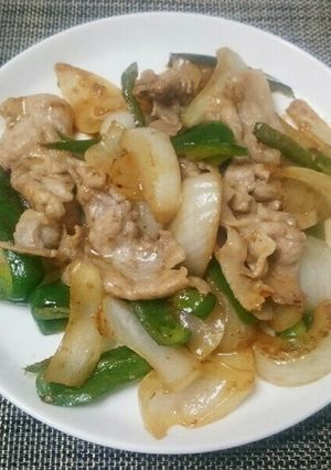 ピーマン玉ねぎ豚肉のごまドレッシング炒め-レシピのメイン写真