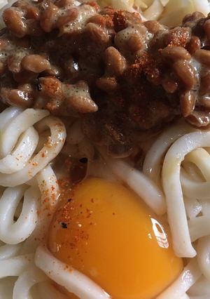 栄養かつ節約!納豆の生卵ぶっかけうどん-レシピのメイン写真