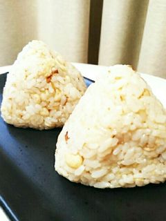 お弁当に☆天かすおにぎり-レシピのメイン写真