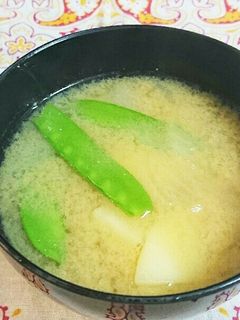 新じゃがときぬさやのみそ汁-レシピのメイン写真
