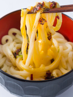 旨辛・釜玉うどん-レシピのメイン写真