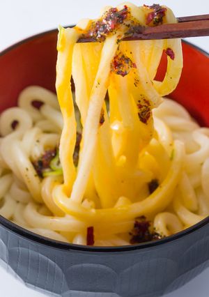 旨辛・釜玉うどん-レシピのメイン写真