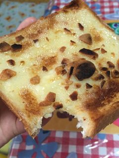 ニンニクチップ 食パン-レシピのメイン写真