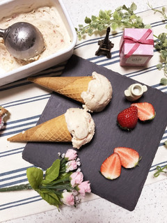 自家製苺ジャムでストロベリーアイス♪-レシピのメイン写真