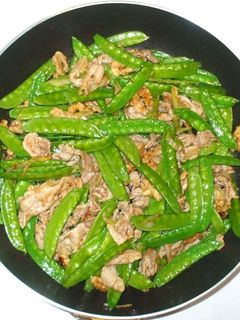 キヌサヤ豚肉くるみの炒め物♪簡単-レシピのメイン写真