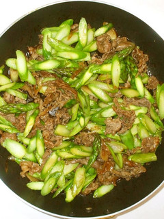 アスパラガスと牛肉の炒め物♪簡単-レシピのメイン写真