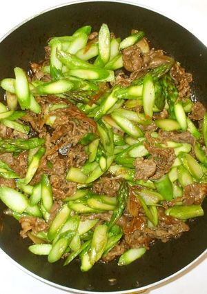 アスパラガスと牛肉の炒め物♪簡単-レシピのメイン写真