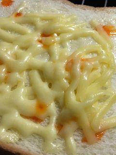 ピリ辛 マヨネーズトースト-レシピのメイン写真
