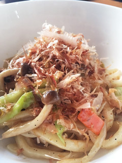 コンビニ材料でパパッと焼きうどん-レシピのメイン写真