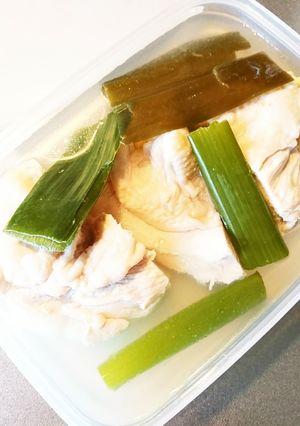 簡単しっとり!鳥胸肉で茹で鳥-レシピのメイン写真