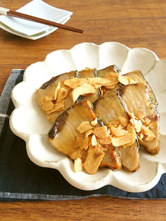 ご飯がすすむ☆カツオの照り焼きガーリック-レシピのメイン写真