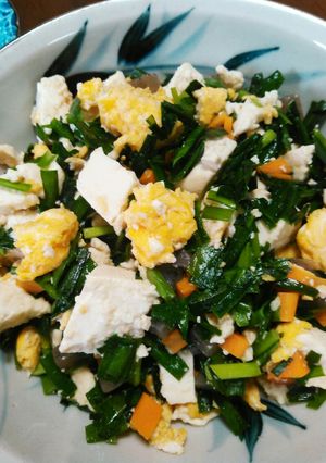 簡単♪めんつゆでほっこり♪ニラ卵炒り豆腐-レシピのメイン写真