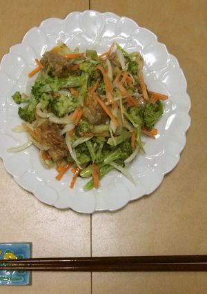 野菜とサバみそ煮缶でヨーグルト風味サラダ-レシピのメイン写真