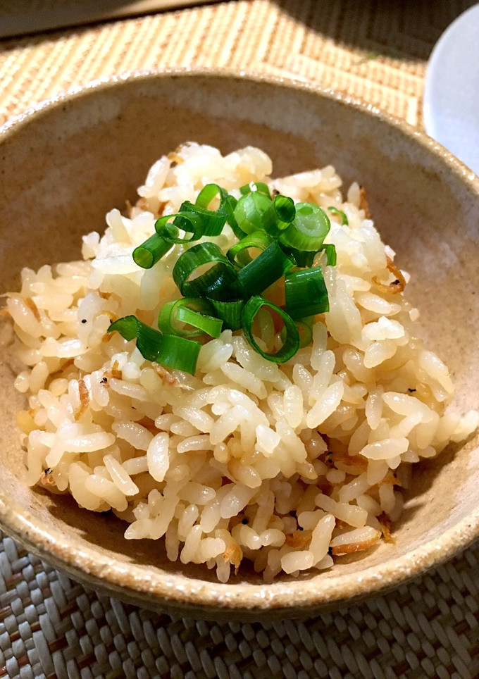 ダシがしみ出る小えびの炊き込みご飯-レシピのメイン写真