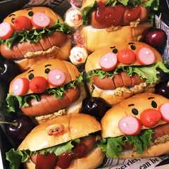 A picture of キャラ弁♥ホットドッグdeあんぱんまん✩.