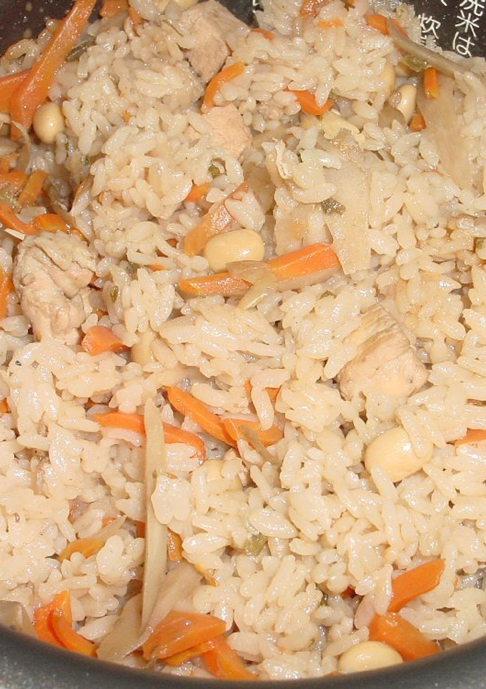 ☆煮物の残り汁でおいしい炊き込みご飯☆-レシピのメイン写真
