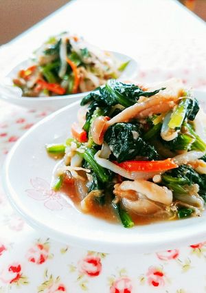 子供が頬張る♪野菜ときのこのごま和え-レシピのメイン写真