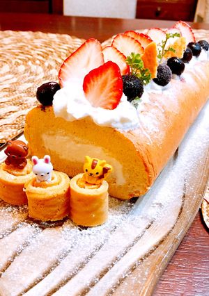 ふわふわロールケーキ☆いちごブルーベリー-レシピのメイン写真