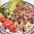 豚肉としめじの玉ねぎ炒め 味噌バター味