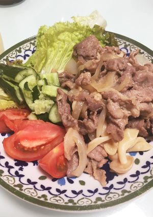 豚肉としめじの玉ねぎ炒め 味噌バター味-レシピのメイン写真