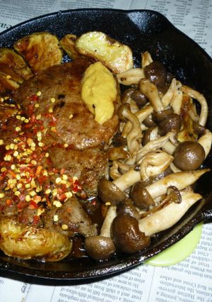 イシスキで豚ロース厚切り肉のステーキ・改-レシピのメイン写真