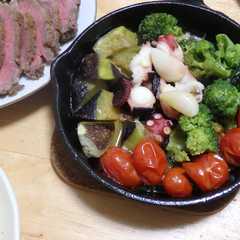 รูปของ 野菜とタコのアヒージョ