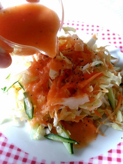 トマトドレッシングサラダ【柏市学校給食】-レシピのメイン写真