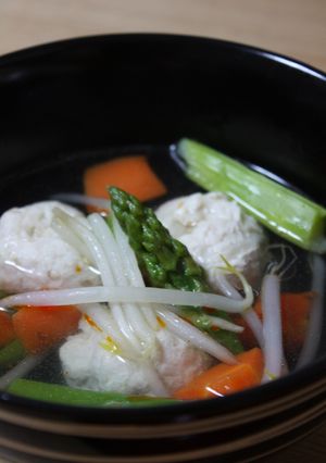 しゃきしゃきえのきの鶏団子スープ-レシピのメイン写真