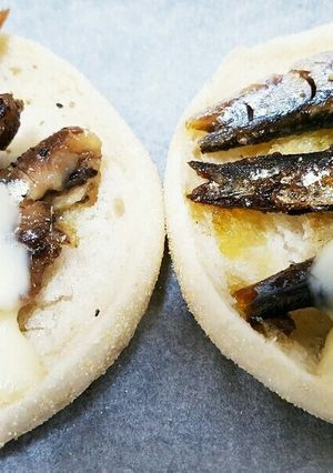 マフィンとオイルサーディンのチーズ焼き-レシピのメイン写真