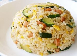 ズッキーニとウインナーのチャーハン-レシピのメイン写真