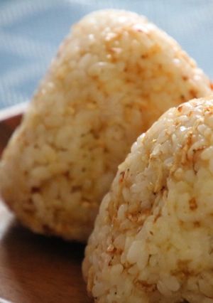 小エビ×かつお節×ゴマの醤油おにぎり-レシピのメイン写真