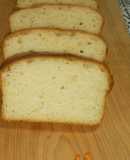 手コネで生クリーム入りリッチ食パン