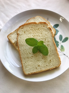 まるで小麦パンのようなふわふわ玄米粉パン-レシピのメイン写真