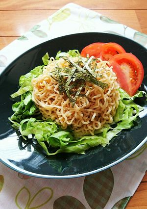 サッポロ一番でさっぱり☆梅マヨラーメン。-レシピのメイン写真