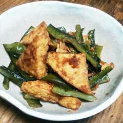 รูปของ 茎わかめと厚揚げのパパっと♪焼肉タレ炒め