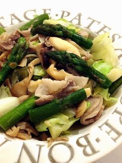 大好き♡豚肉とアスパラのバタぽん炒め-レシピのメイン写真
