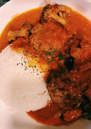 トマト煮込みチーズインハンバーグ-レシピのメイン写真