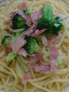 ベーコンとブロッコリーのオイルパスタ-レシピのメイン写真