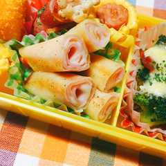 รูปของ お弁当にも♡ワンタンの皮でハムチーズ巻き