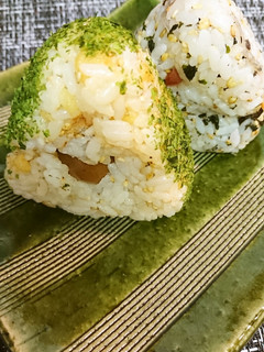 うずらスークと梅ちりめんのおにぎり-レシピのメイン写真