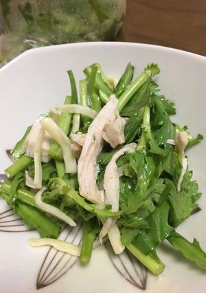 春菊とゆで鶏のサラダ-レシピのメイン写真