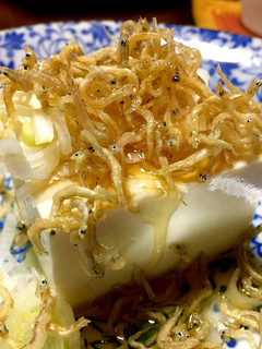 カリッと揚げちりめんじゃこ冷奴♪ごま油で-レシピのメイン写真