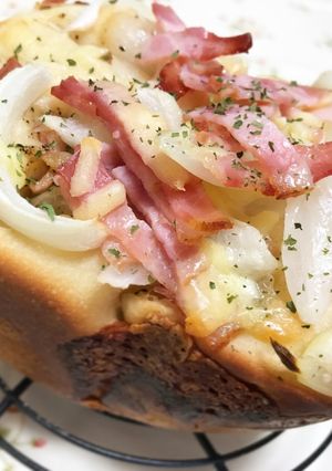 HBだけでオニオンベーコンチーズブレッド-レシピのメイン写真